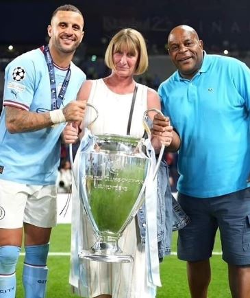Michael Walker with his wife Tracey Walker and son Kyle Walker